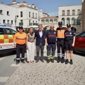 El Ayuntamiento de Badajoz presenta en la Plaza Alta la renovación integral de los uniformes y los nuevos vehículos destinados a la Agrupación de Voluntarios de Protección Civil. / Aytobadajoz El Ayuntamiento de Badajoz presenta en la Plaza Alta la renovación integral de los uniformes y los nuevos vehículos destinados a la Agrupación de Voluntarios de Protección Civil. / Aytobadajoz