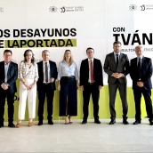 Guillermo Santamaría, Imelda Rodríguez, Antonio Cid de Rivera, María Guardiola, Iván Redondo, Roberto Ledesma y Antonio Mayorgas, este miércoles en Badajoz./ LP Guillermo Santamaría, Imelda Rodríguez, Antonio Cid de Rivera, María Guardiola, Iván Redondo, Roberto Ledesma y Antonio Mayorgas, este miércoles en Badajoz./ LP