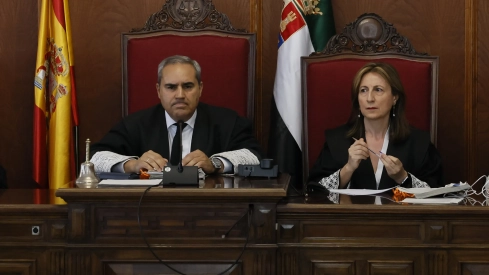 Tribunal en la Audiencia de Badajoz. / Pool-Efe