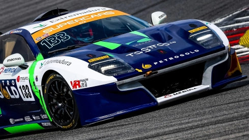 Ángel Santos se sube este fin de semana al Ligier JS2R en el Circuito del Jarama, dentro de la competición Supercars España. / LP