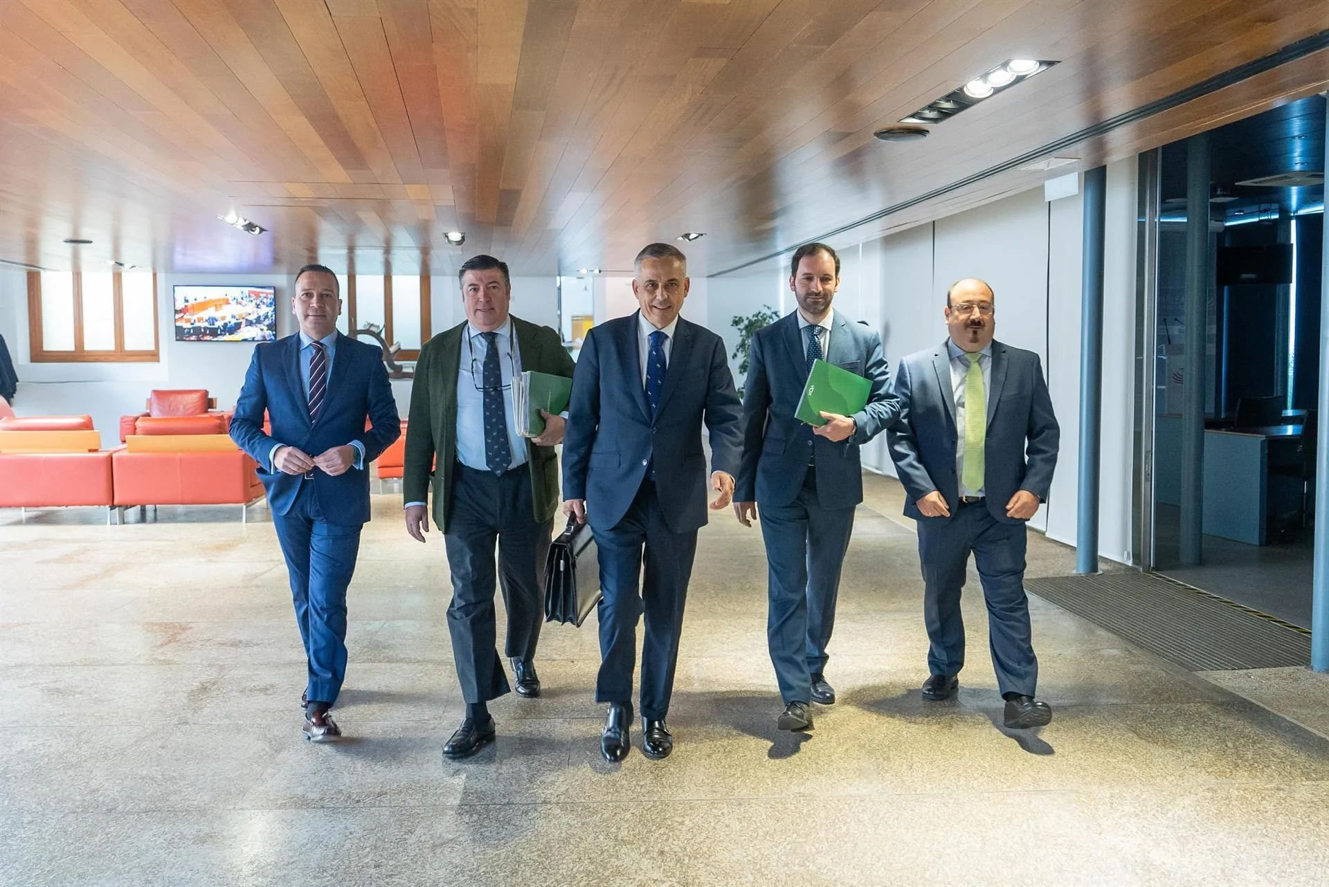 Los cinco diputados actuales con que cuenta Vox en la Asamblea de Extremadura. / LP