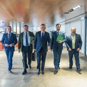 Los cinco diputados actuales con que cuenta Vox en la Asamblea de Extremadura. / LP