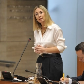 La presidenta de la Junta de Extremadura, María Guardiola, en un pleno de la Asamblea de Extremadura. / Asambleaex La presidenta de la Junta de Extremadura, María Guardiola, en un pleno de la Asamblea de Extremadura. / Asambleaex