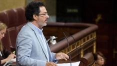 El diputado de Junts Isidre Gavin durante un pleno extraordinario, en el Congreso de los Diputados, a 9 de julio de 2025, en Madrid. / LP