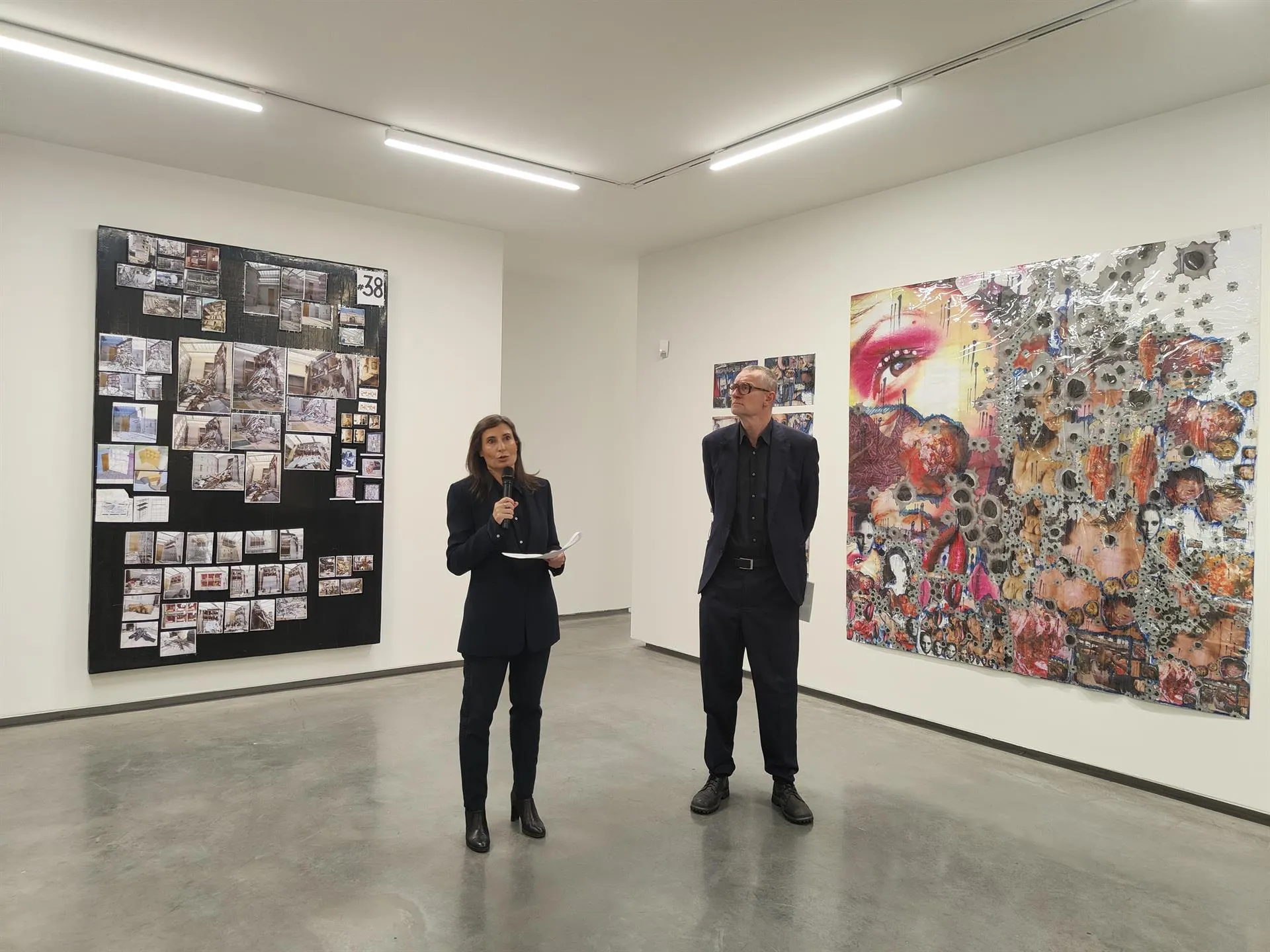 La directora del Museo Helga de Alvear, Sandra Guimarâes, y el artista suizo Thomas Hirschhorn. / EP