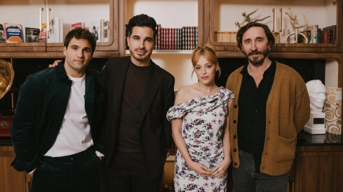 Javier Castillo vuelve a Netflix con 'El cuco de cristal', un "thriller emocional sobre personajes muy rotos". / EP