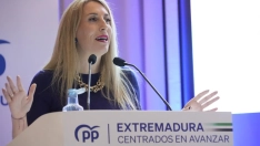 La presidenta de la Junta de Extremadura, María Guardiola. / EP