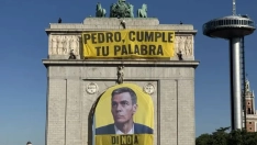 La organización pidió a Pedro Sánchez que cumpla el calendario de cierre nuclear y recordó que la central de Almaraz debe apagar sus reactores en 2027 y 2028. / LP
