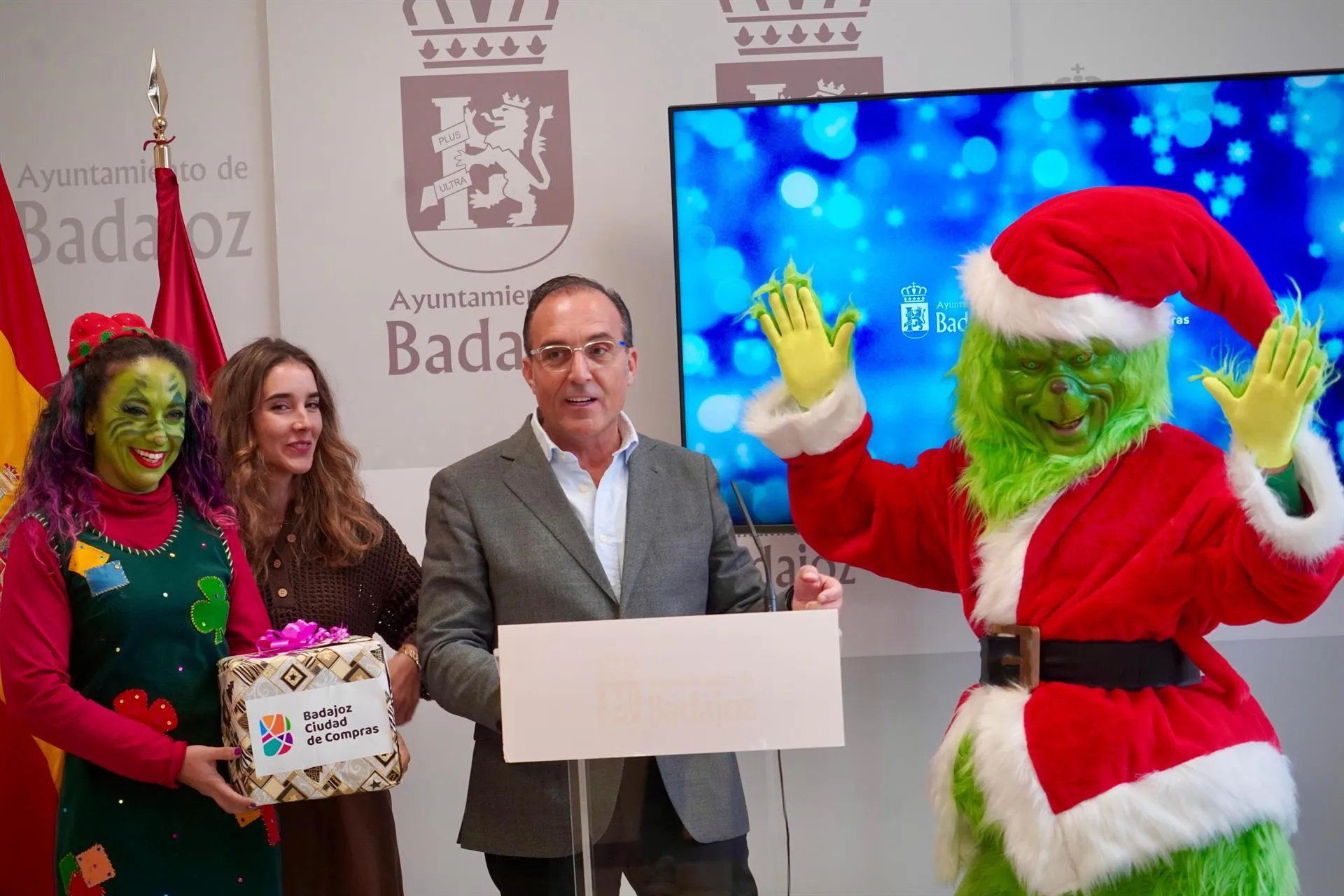 Presentación de la campaña para incentivar las compras navideñas en Badajoz. / LP