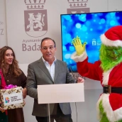 Presentación de la campaña para incentivar las compras navideñas en Badajoz. / LP