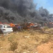El fuego ha provocado una gran columna de humo que se puede ver desde varios puntos de la capital extremeña. / CEDIDA