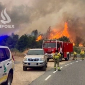 La Junta de Extremadura refuerza su ayuda a los incendios forestales en Ávila. / LP