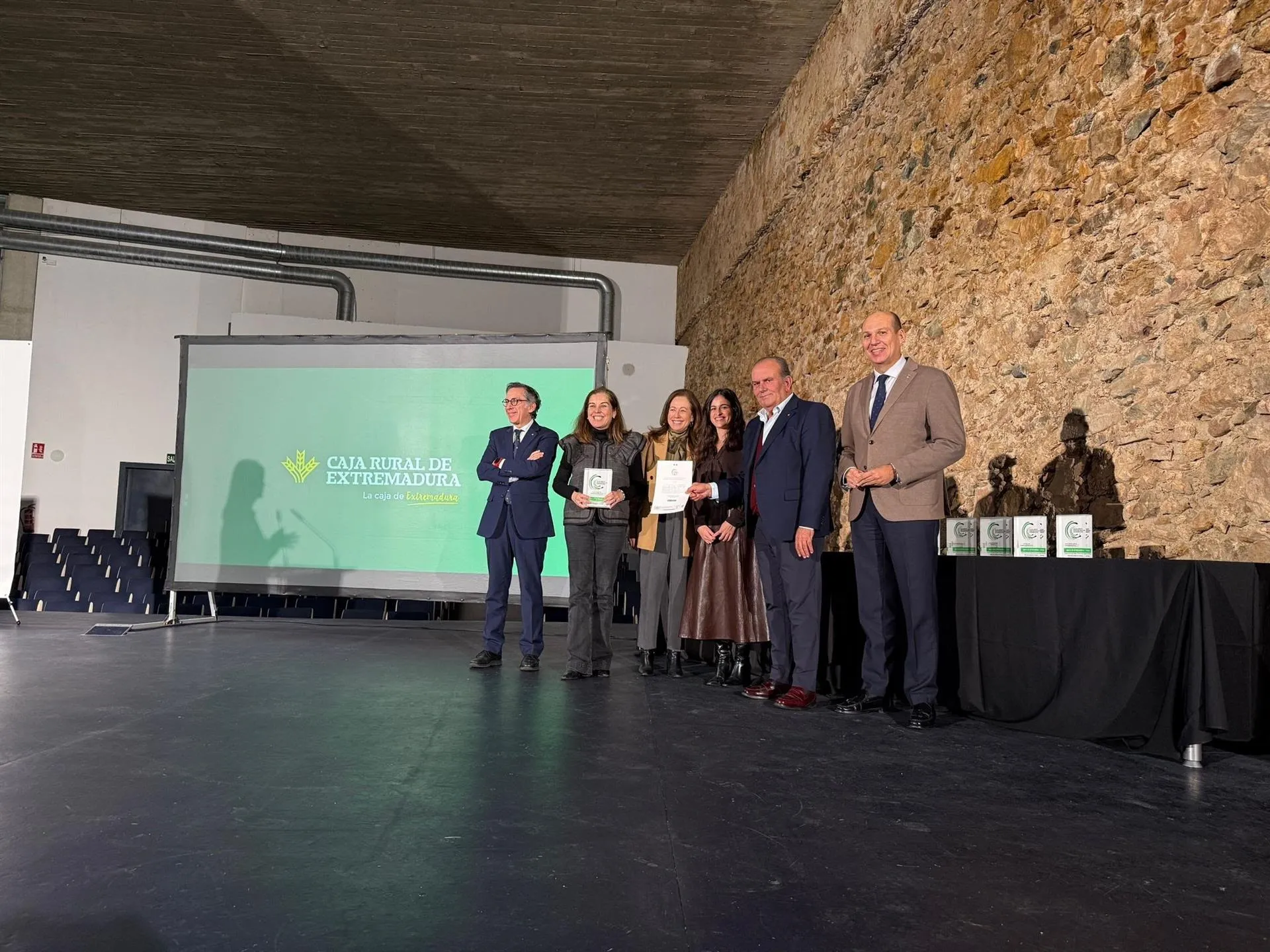 Reconocimiento de Caja Rural de Extremadura como Empresa Socialmente Responsable de Extremadura. / LP