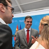El presidente del Gobierno, Pedro Sánchez, conversa con Yolanda Díaz en Moncloa. / LP El presidente del Gobierno, Pedro Sánchez, conversa con Yolanda Díaz en Moncloa. / LP