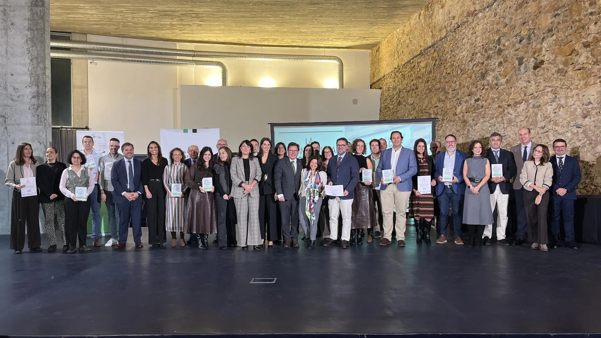 55 empresas han obtenido la certificación como socialmente responsables (RSE) en Extremadura. / LP