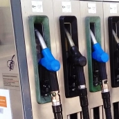 El Índice de Precios de Consumo (IPC) elevó su tasa interanual siete décimas, hasta el 4,3%, impulsado principalmente por el encarecimiento de los carburantes. / LP 