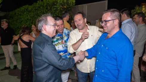 Visita de autoridades al estreno de ‘La Comedia de la Olla’.