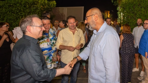 Visita de autoridades al estreno de ‘La Comedia de la Olla’.