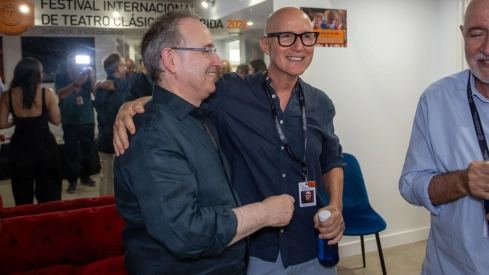 Visita de autoridades al estreno de ‘La Comedia de la Olla’.