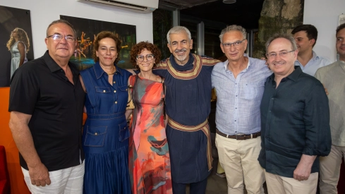 Visita de autoridades al estreno de ‘La Comedia de la Olla’.
