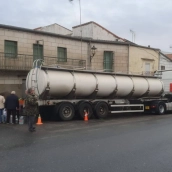 La Diputación de Cáceres, ha movilizado una cisterna con agua apta para el consumo humano a Oliva de Plasencia este sábado. / LP