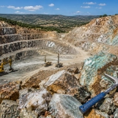 Cualquier yacimiento mineral europeo, por modesto que sea, pasa a valer su peso en escandio: la tierra rara más cara que existe, a unos 15.000 euros el kilo. / LP Cualquier yacimiento mineral europeo, por modesto que sea, pasa a valer su peso en escandio: la tierra rara más cara que existe, a unos 15.000 euros el kilo. / LP