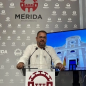 El alcalde, Antonio Rodríguez Osuna, en rueda de prensa. / LP 