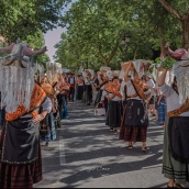 La localidad cacereña de Santiago de Alcántara revive este sábado una de las tradiciones más singulares de la comarca, 'La Frenda'. / LP