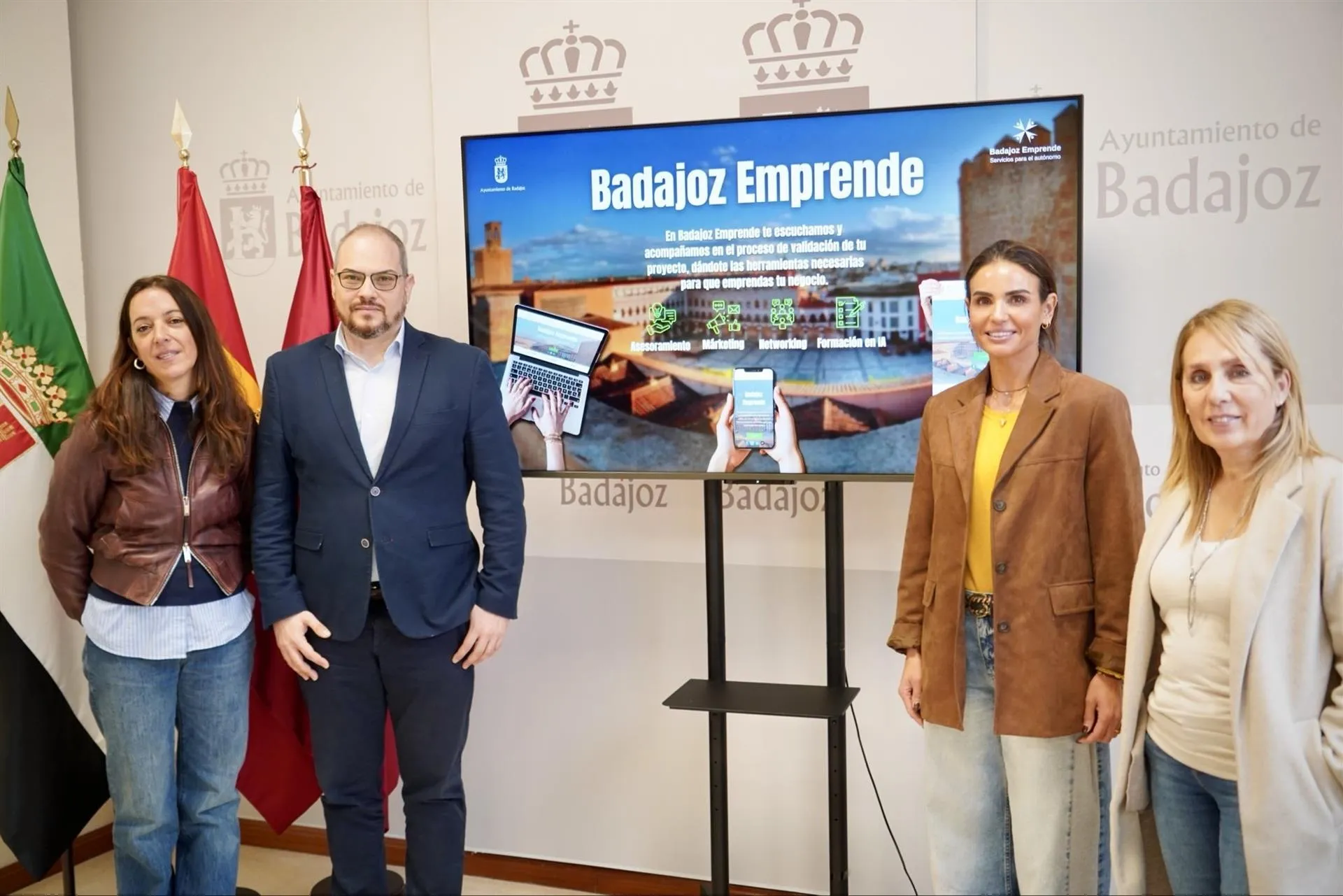  Presentación este lunes de 'Badajoz Emprende' en el Ayuntamiento de Badajoz. / LP
