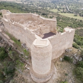 Entre las intervenciones finalizadas destaca la restauración del Castillo de Marmionda, en Portezuelo. / LP