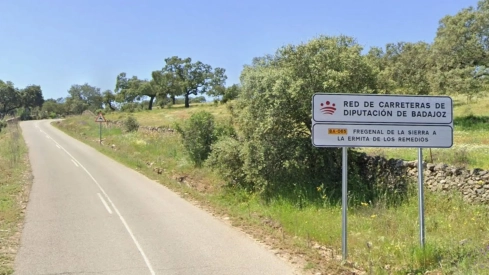 La carretera provincial BA-065 conecta Fregenal de la Sierra con la Ermita de los Remedios. / LP La carretera provincial BA-065 conecta Fregenal de la Sierra con la Ermita de los Remedios. / LP