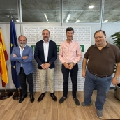 El consejero de Infraestructuras, Transporte y Vivienda, Francisco José Ramírez, ha explicado este miércoles las medidas a representantes de las asociaciones de transportistas AGT y ASEMTRAEX. / LP El consejero de Infraestructuras, Transporte y Vivienda, Francisco José Ramírez, ha explicado este miércoles las medidas a representantes de las asociaciones de transportistas AGT y ASEMTRAEX. / LP