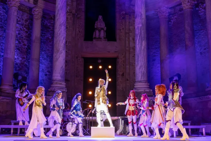 Las nueve musas han irrumpido en el Teatro Romano de Mérida dispuestas a cerrar con éxito la 72ª edición del Festival Internacional de Teatro Clásico. / Jero Morales Las nueve musas han irrumpido en el Teatro Romano de Mérida dispuestas a cerrar con éxito la 72ª edición del Festival Internacional de Teatro Clásico. / Jero Morales