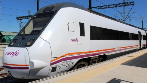 Renfe restablece a partir del 6 de septiembre la normalidad en los servicios Plasencia/Cáceres-Sevilla. / LP Renfe restablece a partir del 6 de septiembre la normalidad en los servicios Plasencia/Cáceres-Sevilla. / LP