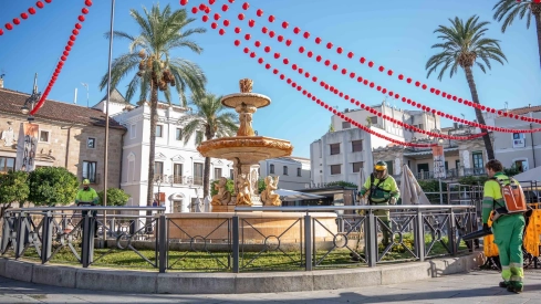 Durante la semana de feria, el servicio contará con más de 120 trabajadores y trabajadoras y cerca de 30 vehículos y máquinas. / LP Durante la semana de feria, el servicio contará con más de 120 trabajadores y trabajadoras y cerca de 30 vehículos y máquinas. / LP