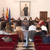 Sesión plenaria extraordinaria celebrada este martes en la Diputación de Cáceres. / LP Sesión plenaria extraordinaria celebrada este martes en la Diputación de Cáceres. / LP