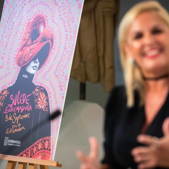 La portavoz de la Junta, Elena Manzano, ha dado este lunes los detalles de los actos previstos con motivo del 8S. / LP