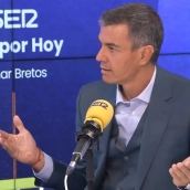El presidente del Gobierno, Pedro Sánchez durante una entrevista en la Cadena SER. / LP 