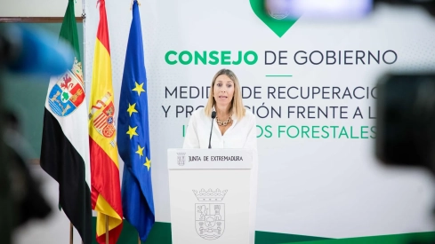 La presidenta del Ejecutivo autonómico, María Guardiola, este martes en Vegas de Coria. / LP La presidenta del Ejecutivo autonómico, María Guardiola, este martes en Vegas de Coria. / LP