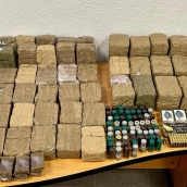 Alijo incautado en Navalmoral de la Mata: 27 kilogramos de hachís. / GC Alijo incautado en Navalmoral de la Mata: 27 kilogramos de hachís. / GC