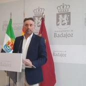 El concejal no adscrito del Ayuntamiento de Badajoz, Carlos Pérez. / LP