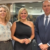 La consejera de Hacienda, Administración Pública y Diálogo Social, Elena Manzano, junto a componentes de su equipo. / LP La consejera de Hacienda, Administración Pública y Diálogo Social, Elena Manzano, junto a componentes de su equipo. / LP