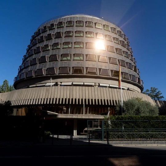El Pleno del Tribunal Constitucional ha admitido a trámite el recurso de inconstitucionalidad promovido por el presidente del Gobierno. / LP