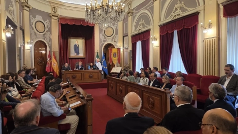 El pleno contó con la presencia del arzobispo de Mérida-Badajoz, José Rodríguez Carballo; el vicario general, Francisco Maya y el hermano mayor de la Hermandad, Francisco Javier Gutiérrez. / EP El pleno contó con la presencia del arzobispo de Mérida-Badajoz, José Rodríguez Carballo; el vicario general, Francisco Maya y el hermano mayor de la Hermandad, Francisco Javier Gutiérrez. / EP