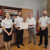 Reconocimiento al agengte de la Policía Nacional Francisco Manuel Gonzalo. / LP Reconocimiento al agengte de la Policía Nacional Francisco Manuel Gonzalo. / LP