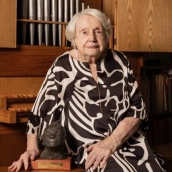 La organista catalana Montserrat Torrent ofrecerá este domingo un concierto en la iglesia de Santa María de la Consolación de Garrovillas de Alconétar. / LP La organista catalana Montserrat Torrent ofrecerá este domingo un concierto en la iglesia de Santa María de la Consolación de Garrovillas de Alconétar. / LP
