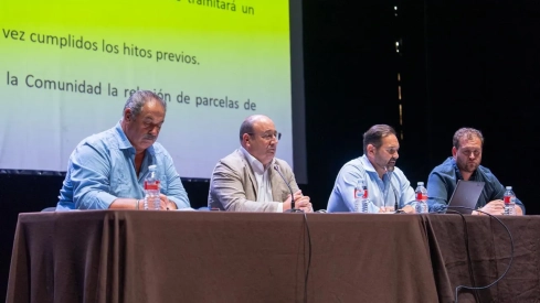 Presentación de los primeros pasos de proyecto de regadío de Tierra de Barros este miércoles en Almendralejo. / LP Presentación de los primeros pasos de proyecto de regadío de Tierra de Barros este miércoles en Almendralejo. / LP