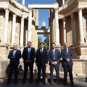 Los alcaldes de Mérida y Tarragona han firmado un convenio de colaboración para la conservación de sus teatros romanos. / LP Los alcaldes de Mérida y Tarragona han firmado un convenio de colaboración para la conservación de sus teatros romanos. / LP
