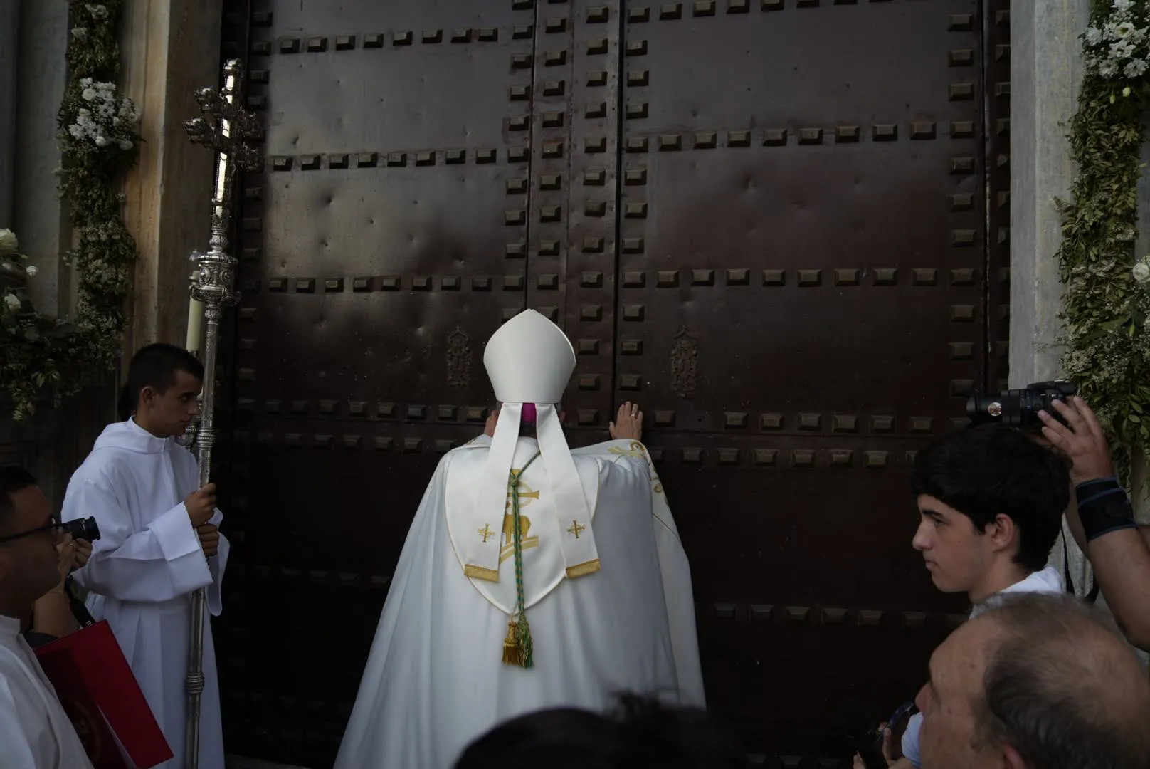 La Catedral de Badajoz abre su Puerta Santa.
