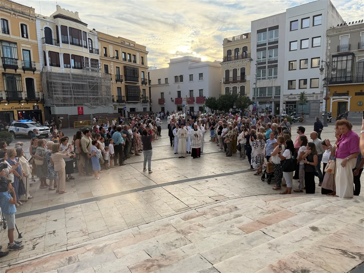 La Catedral de Badajoz abre su Puerta Santa.